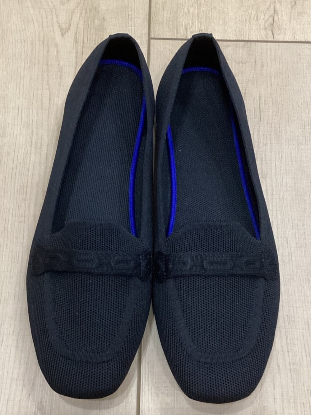 Woman’s Black Soft Knit Loafers Size 12